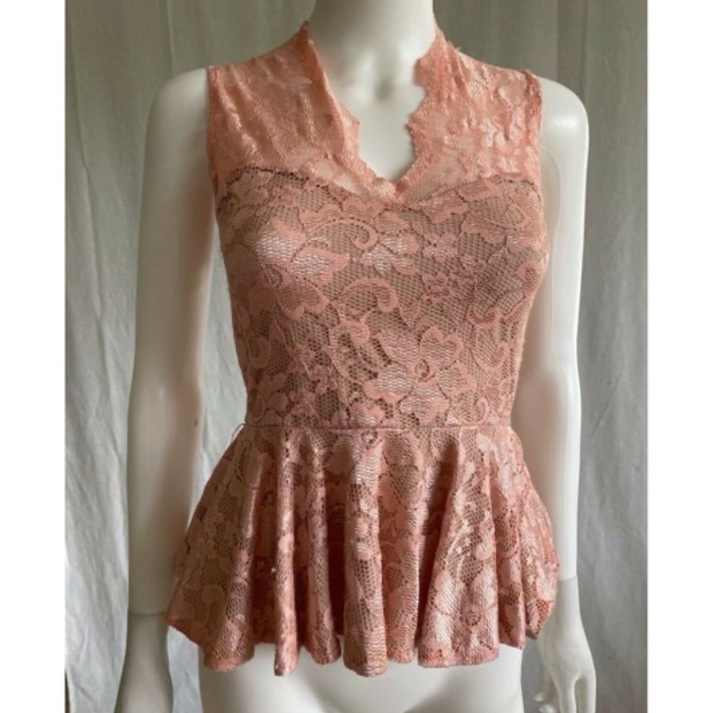 Forever 21 Blouse Pink Sleeveless Floral Embroidered V- Neck M